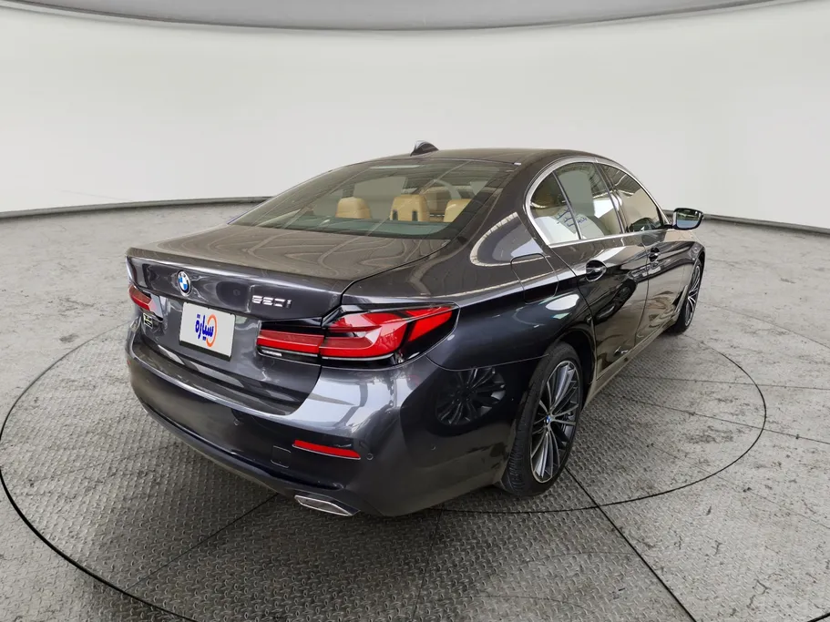 2023 BMW 5 Series 520i 