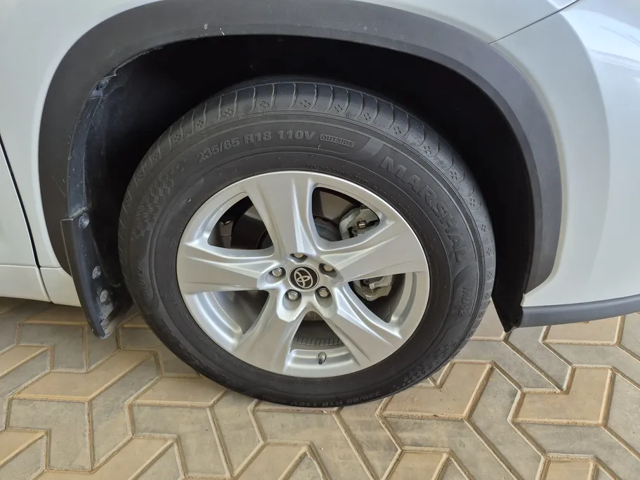 2023 Toyota Highlander GLE 