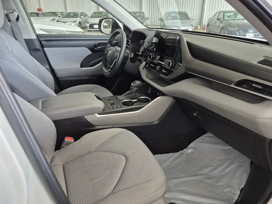 2023 Toyota Highlander GLE 