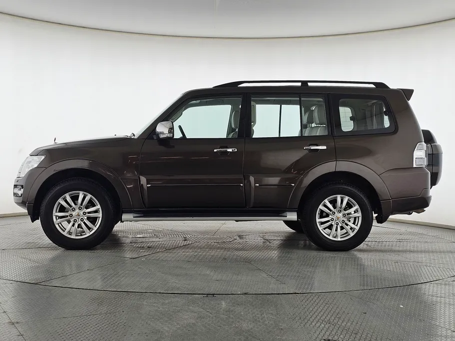 2022 Mitsubishi Pajero GLS 4Doors 