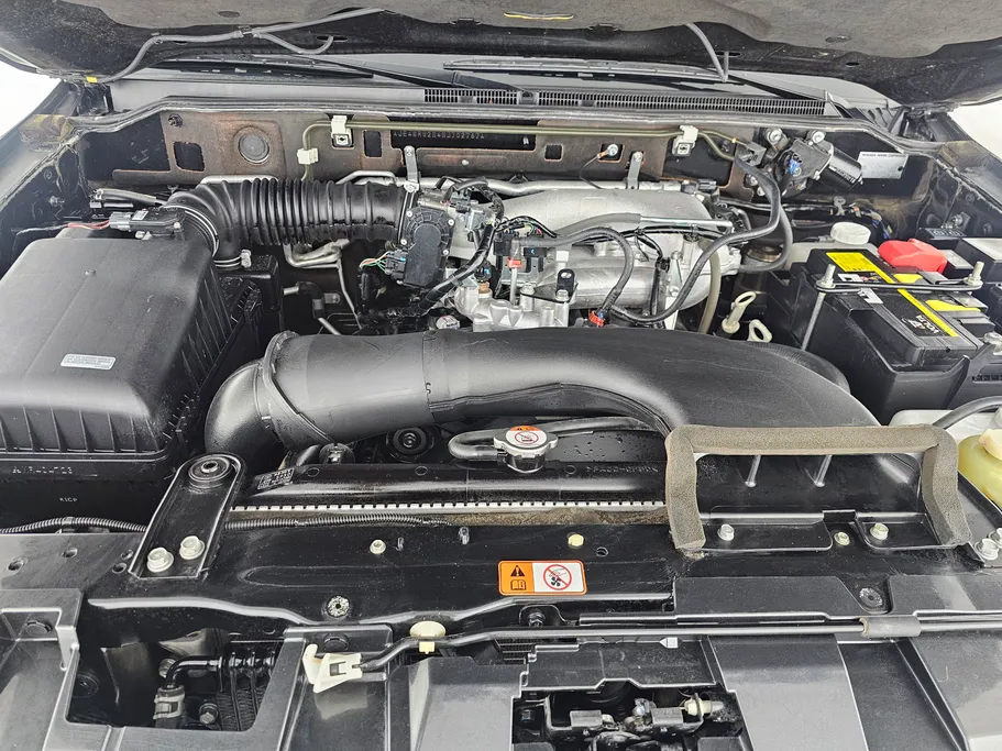 2022 Mitsubishi Pajero GLS 4Doors 
