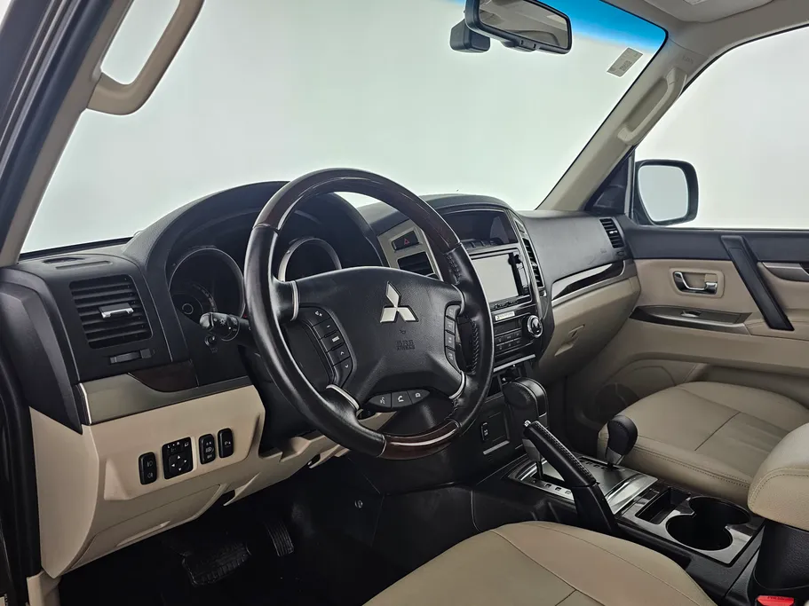 2022 Mitsubishi Pajero GLS 4Doors 
