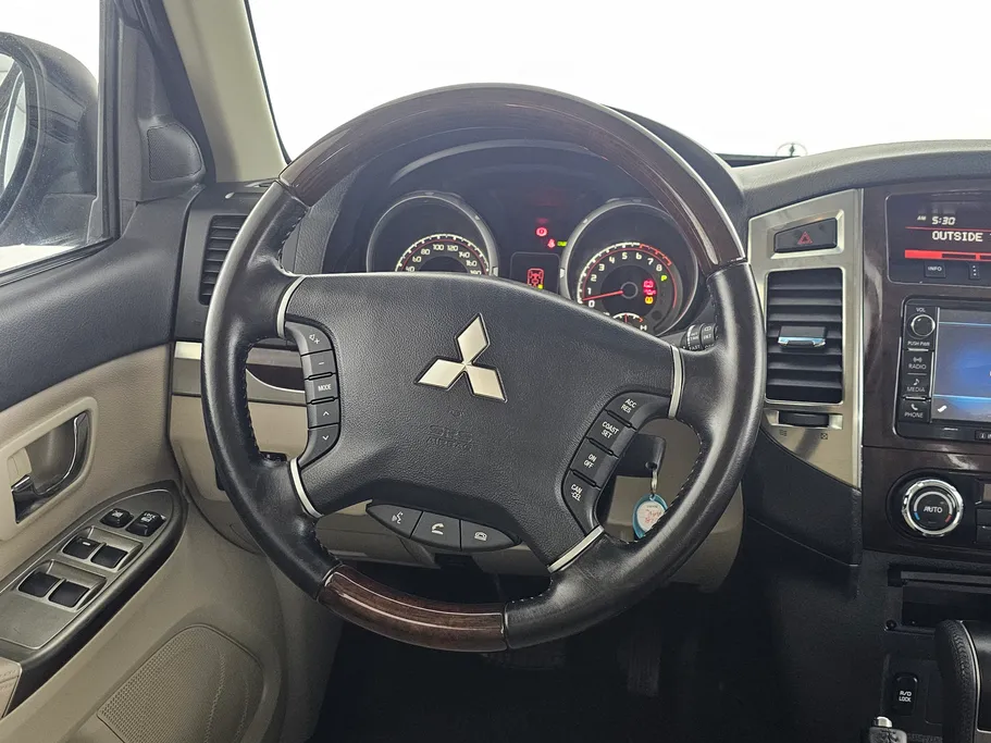 2022 Mitsubishi Pajero GLS 4Doors 