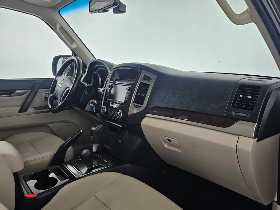2022 Mitsubishi Pajero GLS 4Doors 