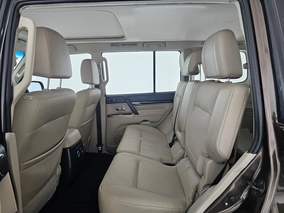 2022 Mitsubishi Pajero GLS 4Doors 
