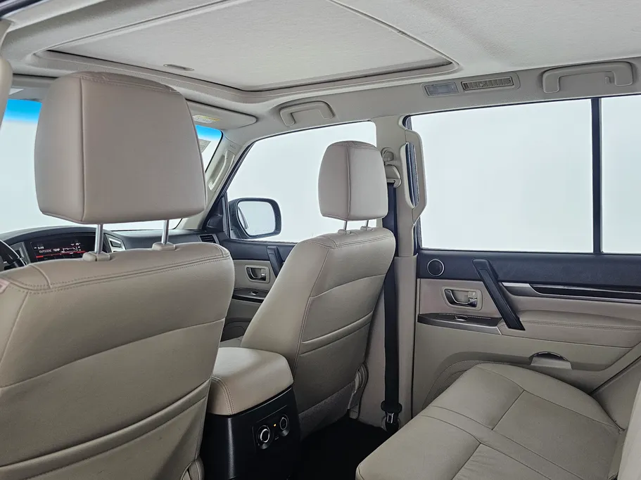 2022 Mitsubishi Pajero GLS 4Doors 