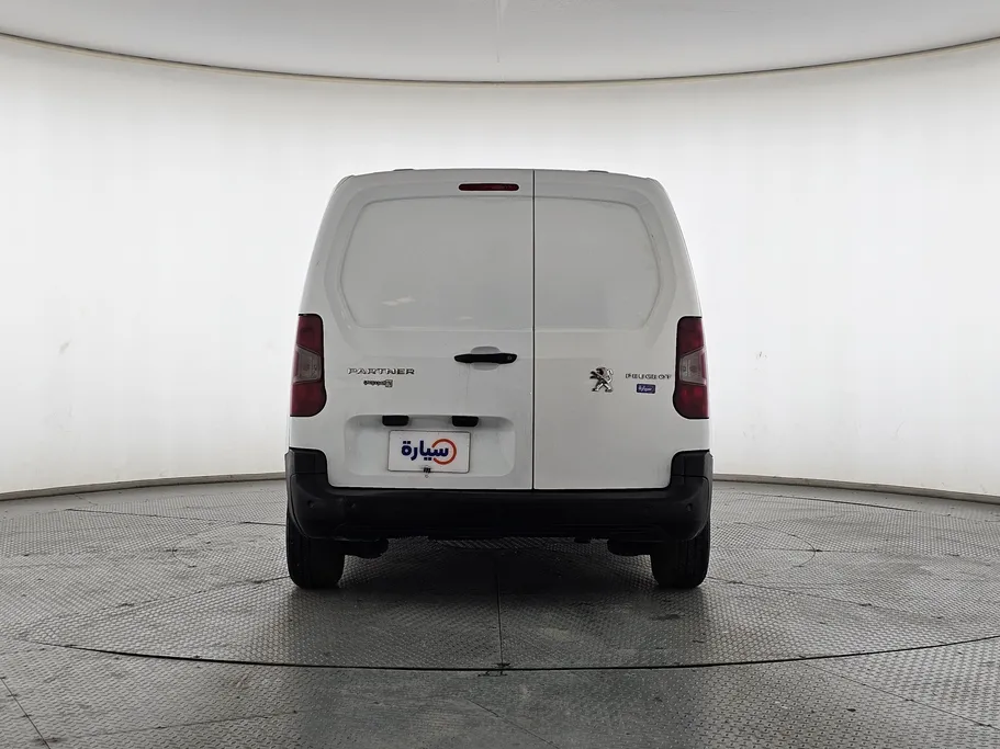 بيجو بارتنر Short van 2022 