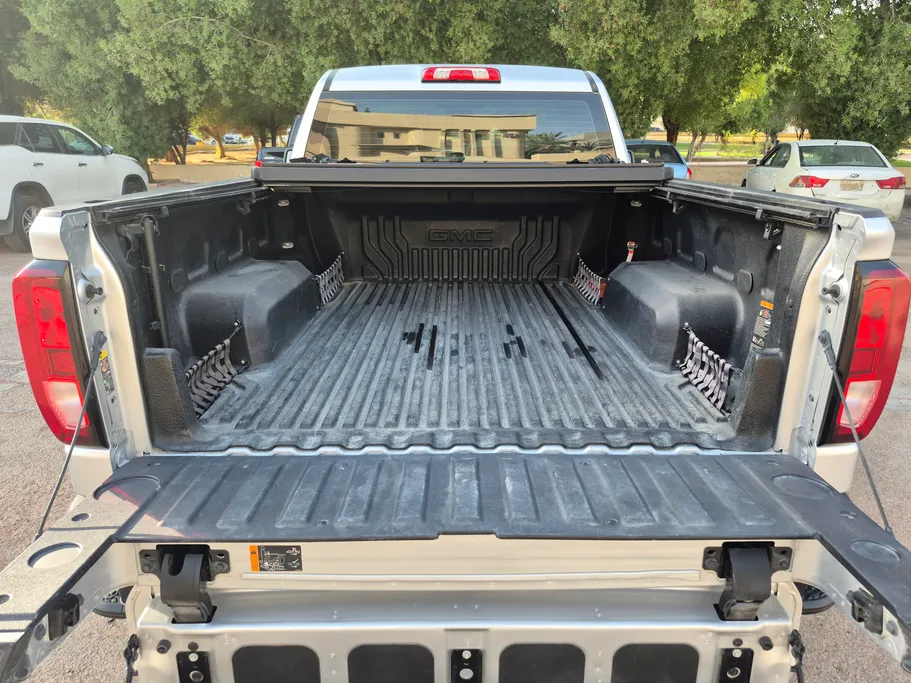 2022 GMC Sierra Elevation 