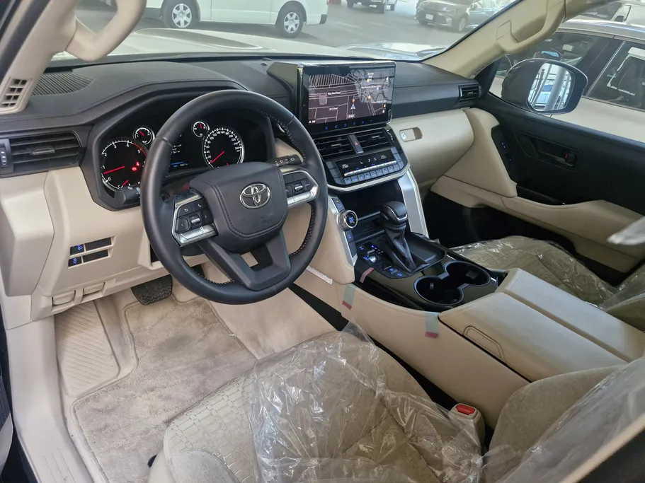 2024 Toyota Land Cruiser GXR 