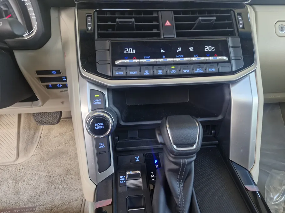 2024 Toyota Land Cruiser GXR 