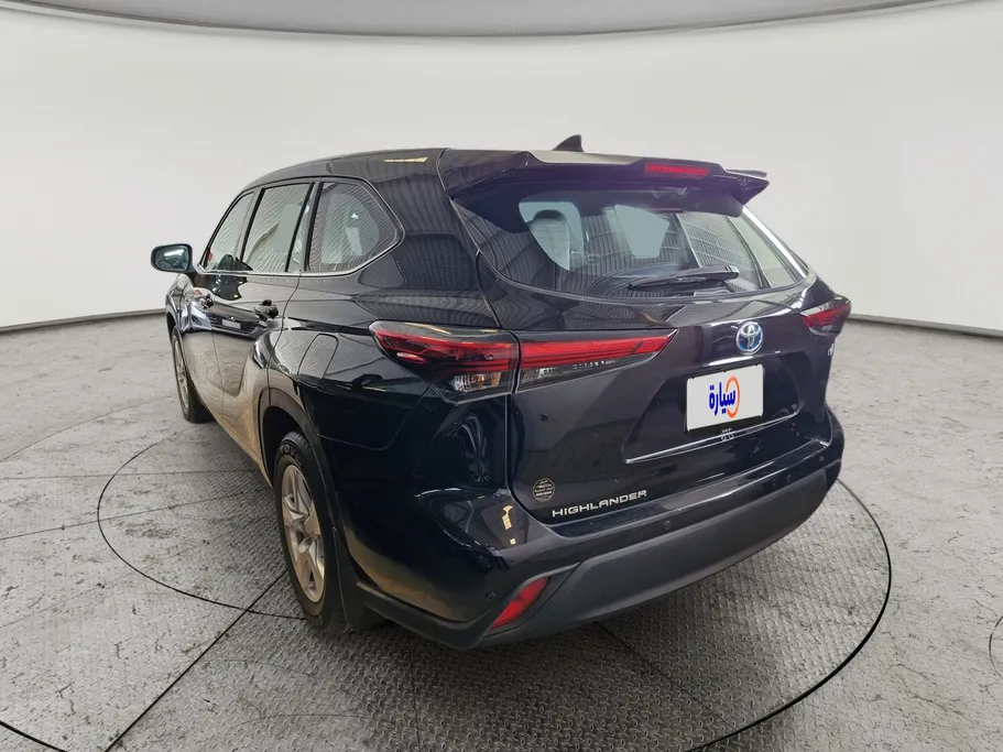 تويوتا هايلاندر LE 2021 