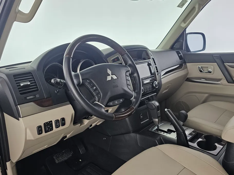 2022 Mitsubishi Pajero GLS 4Doors 