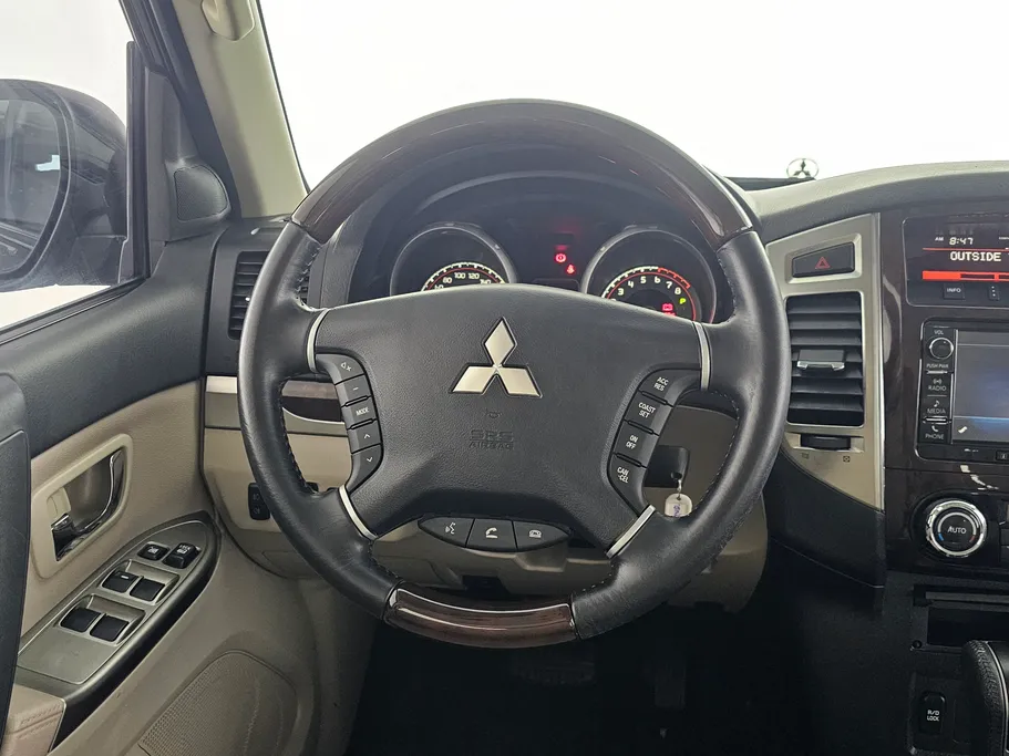 2022 Mitsubishi Pajero GLS 4Doors 