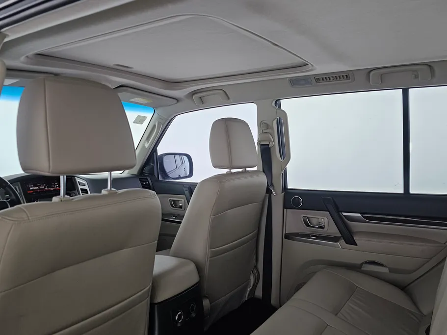 2022 Mitsubishi Pajero GLS 4Doors 