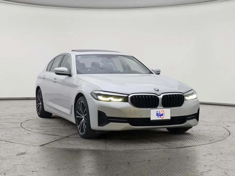 2022 BMW 5 Series 520i 