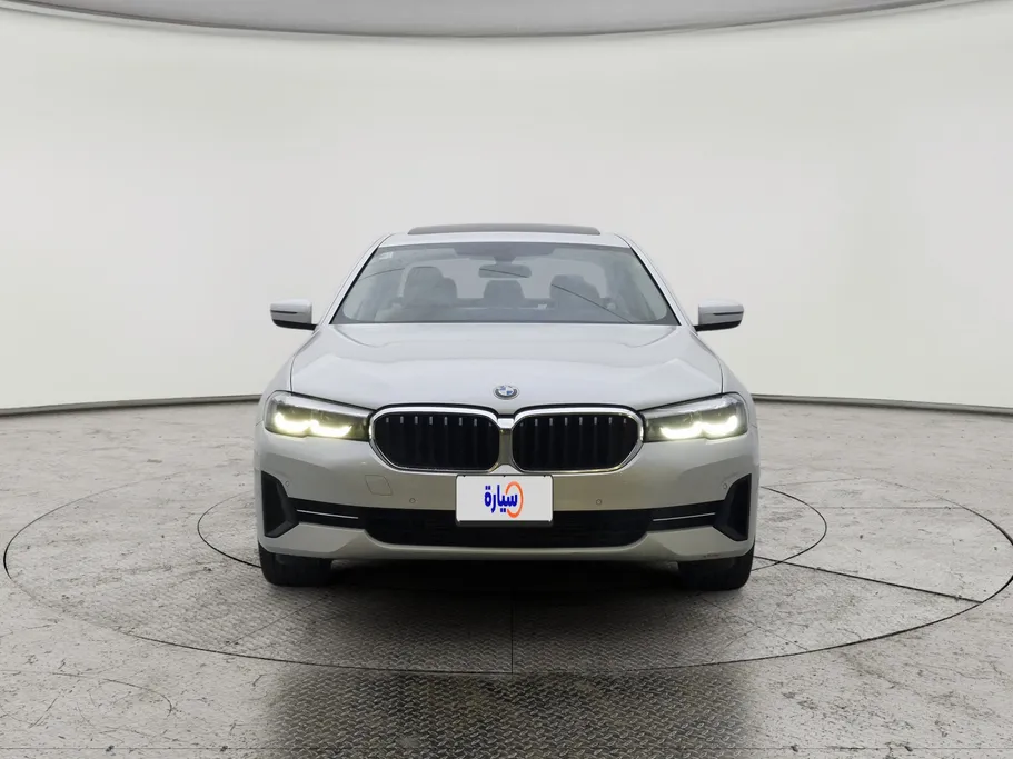 2022 BMW 5 Series 520i 