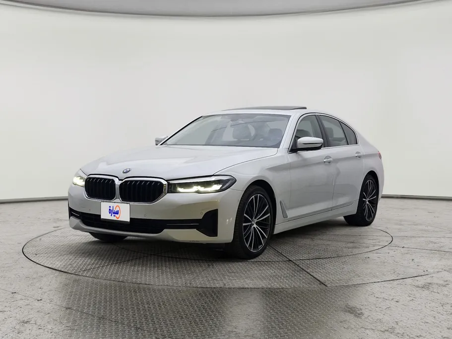 2022 BMW 5 Series 520i 