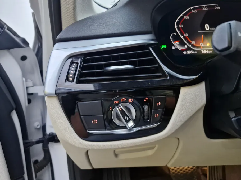 بي ام دبليو الفئة الخامسة 520i 2022 