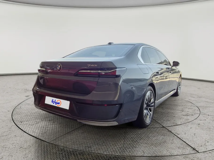 2023 BMW 7 Series 740 i 