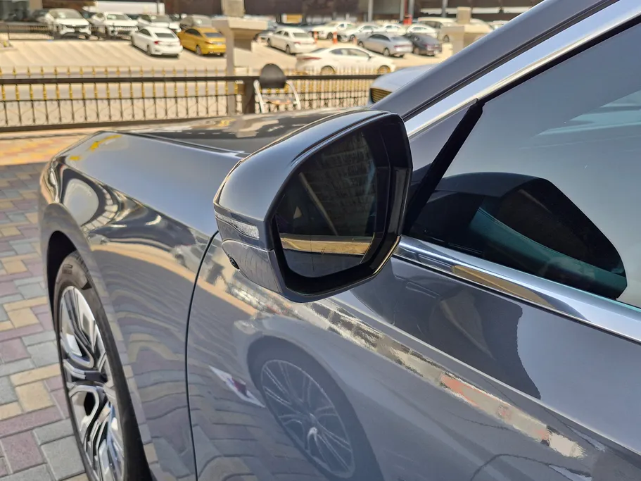 2023 BMW 7 Series 740 i 