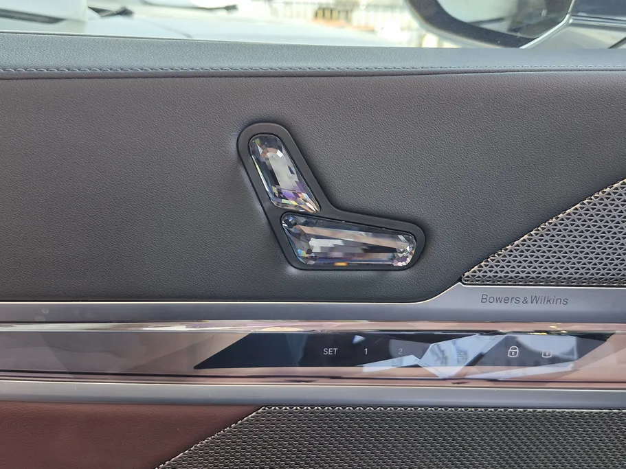 2023 BMW 7 Series 740 i 