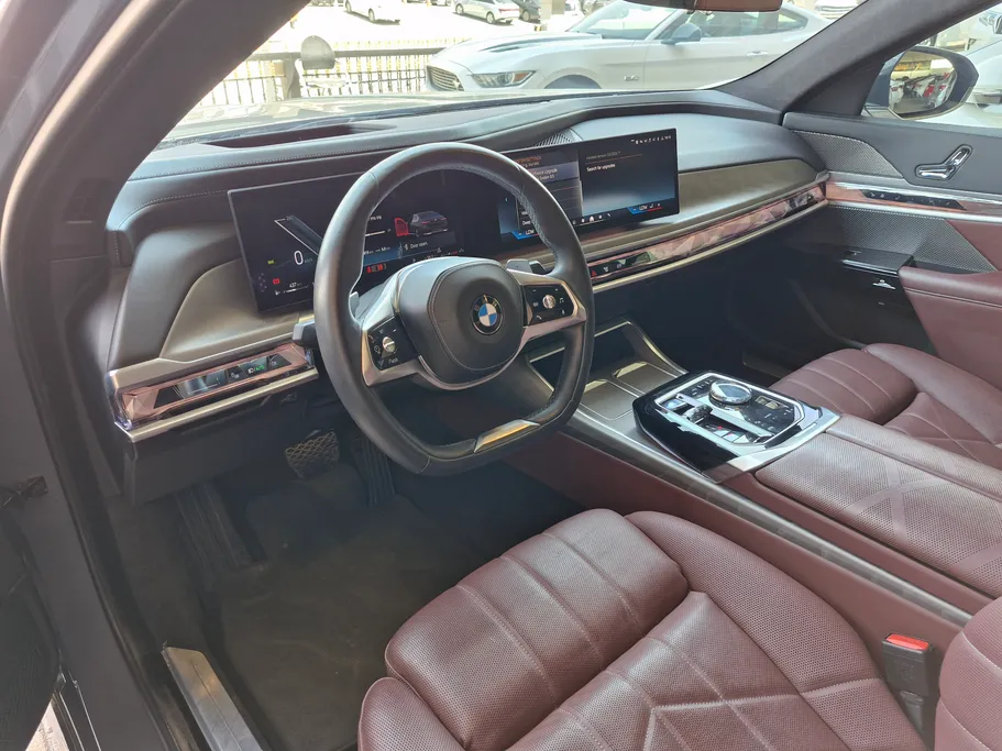 2023 BMW 7 Series 740 i 