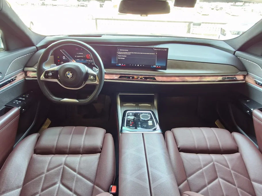 2023 BMW 7 Series 740 i 