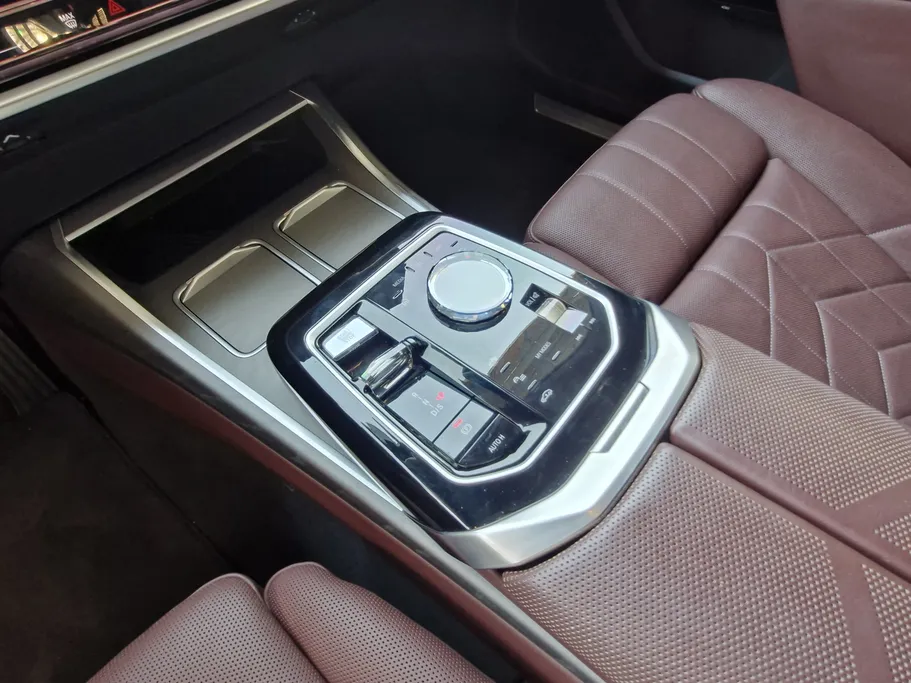 2023 BMW 7 Series 740 i 