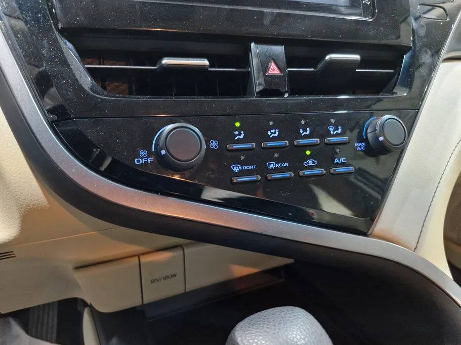 2023 Toyota Camry  LE 