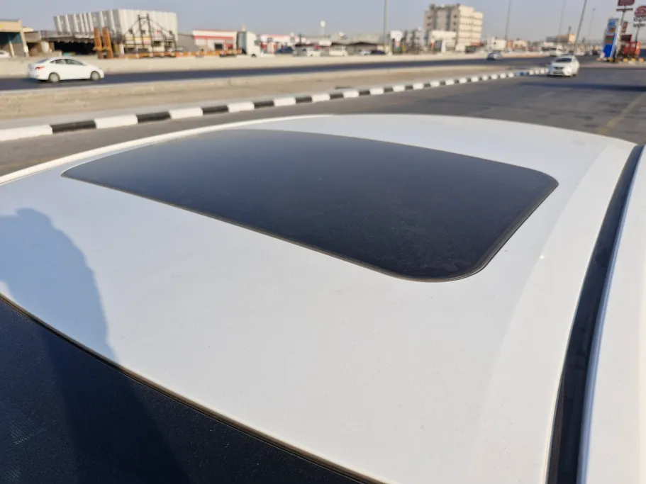 تويوتا كورولا GLI HEV Moonroof 2024 
