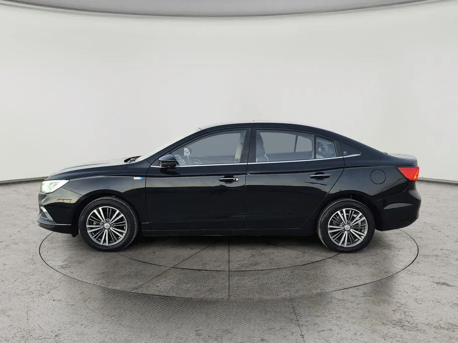 2022 MG 5 LUX 