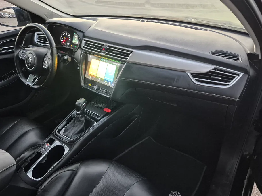 2022 MG 5 LUX 