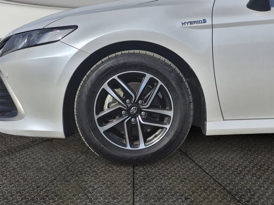 2022 Toyota Camry  LE HEV 