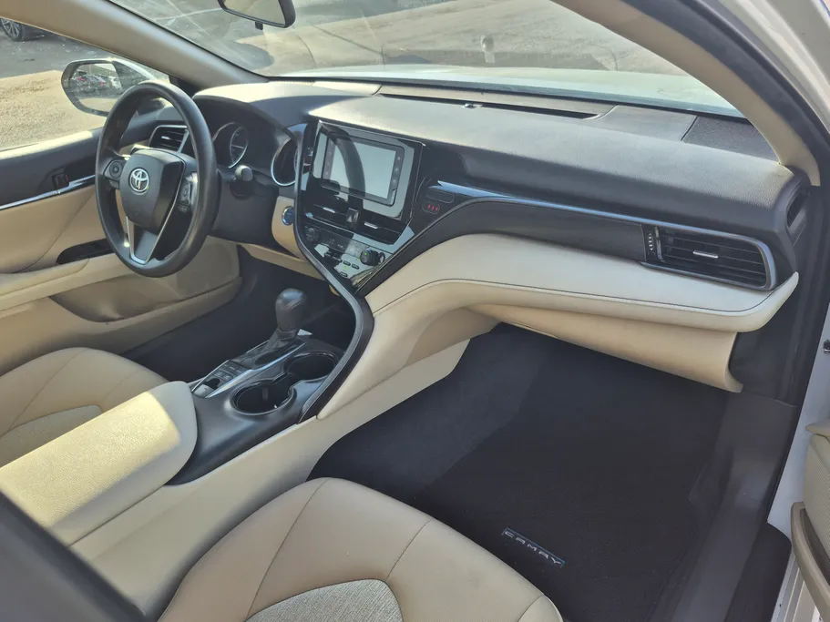 2022 Toyota Camry  LE HEV 
