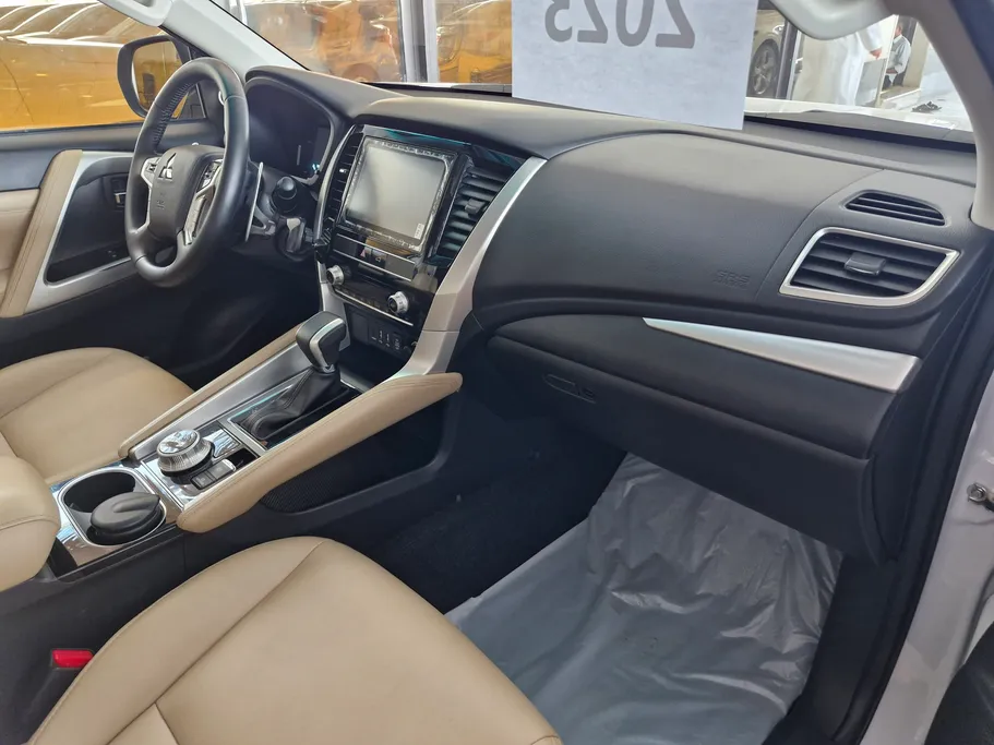 ميتسوبيشي  مونتيرو سبورت GLS-HL-Premium 2023 