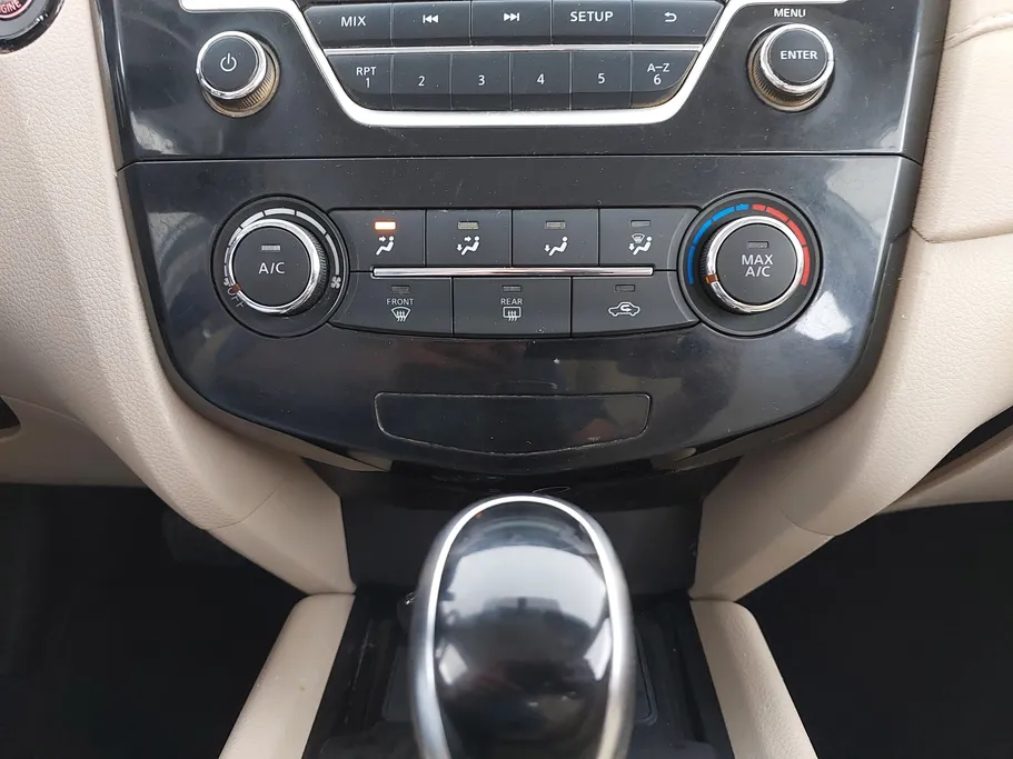 2022 نيسان Xtrail S 5 Seats 