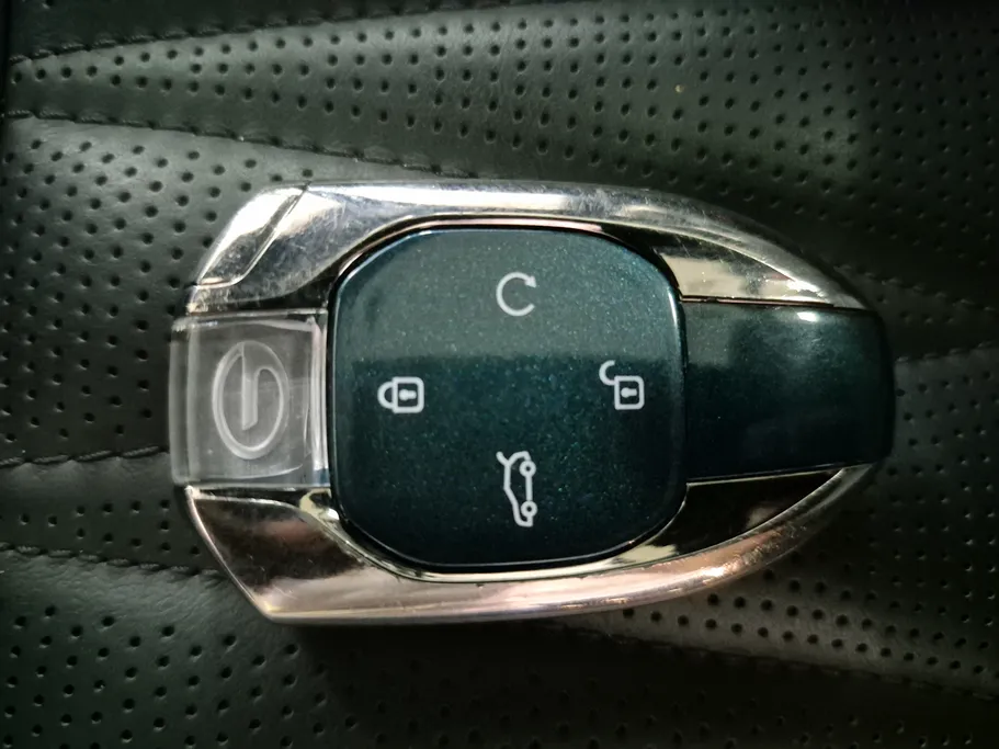 2024 GAC GS8 GT 