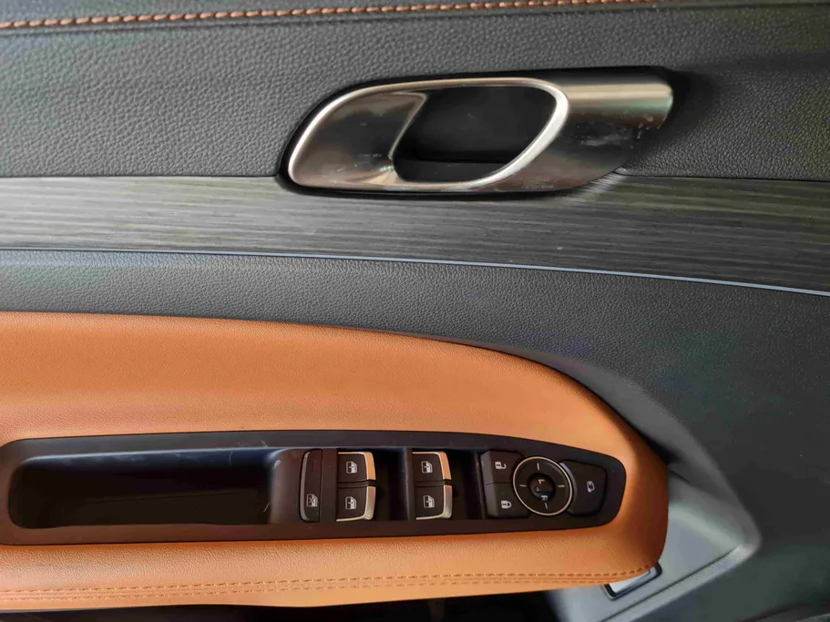 فورد تريتوري تيتانيوم 2026 