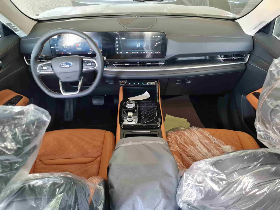 فورد تريتوري تيتانيوم 2026 