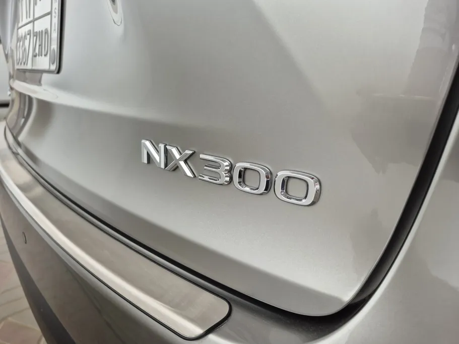 لكزس NX 300 2021 