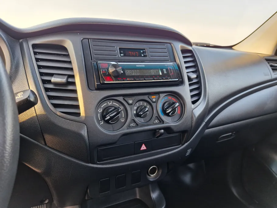 2021 Mitsubishi L200 SC 4x2 