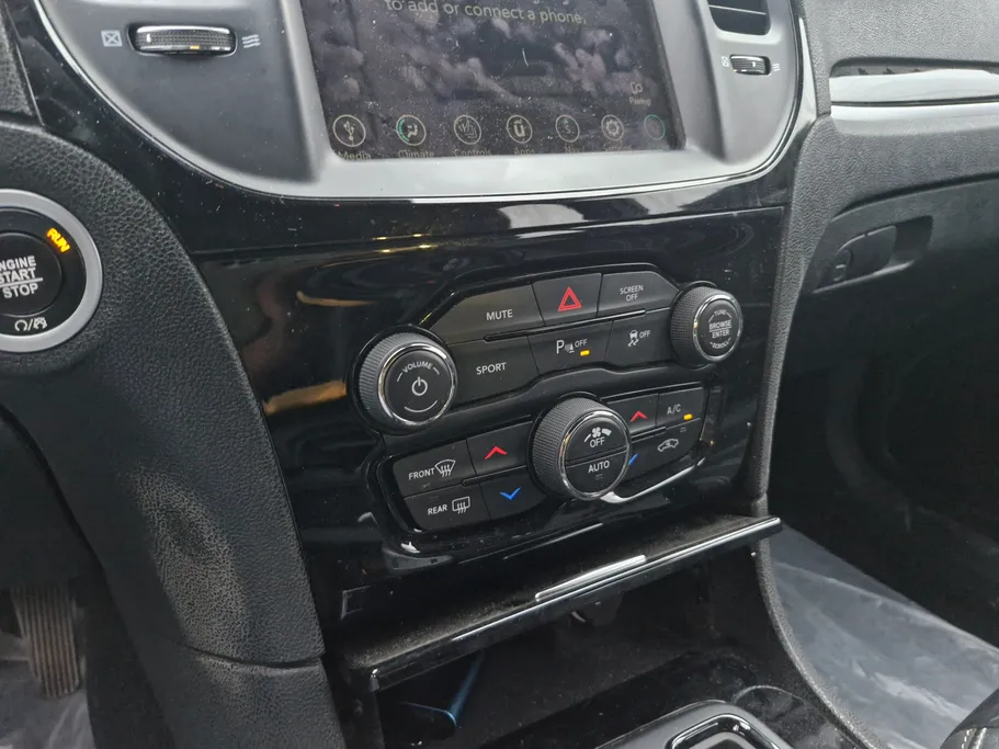 كرايسلر 300 S 2022 