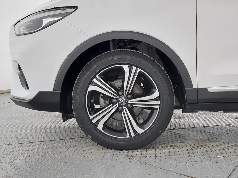2023 MG ZS LUX 