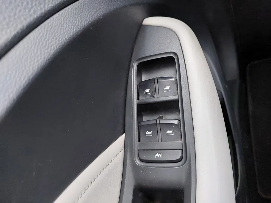 2023 MG ZS LUX 