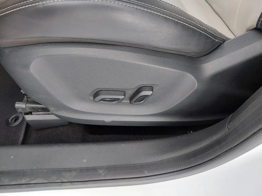 2023 MG ZS LUX 