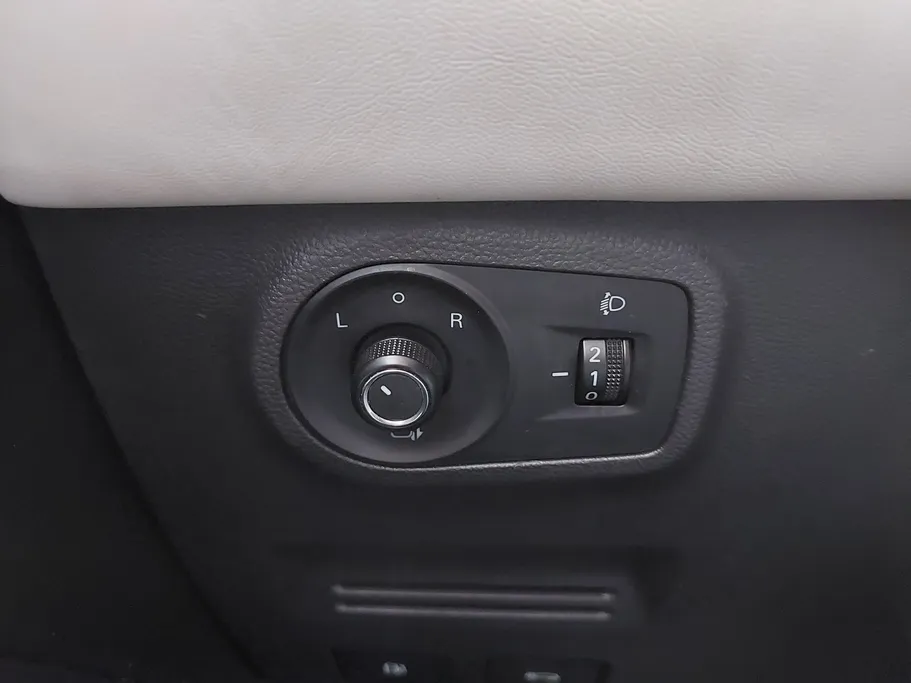 2023 MG ZS LUX 