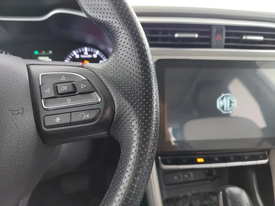 2023 MG ZS LUX 