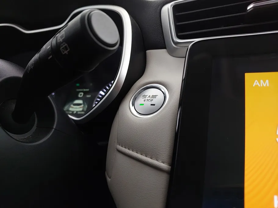 2023 MG ZS LUX 