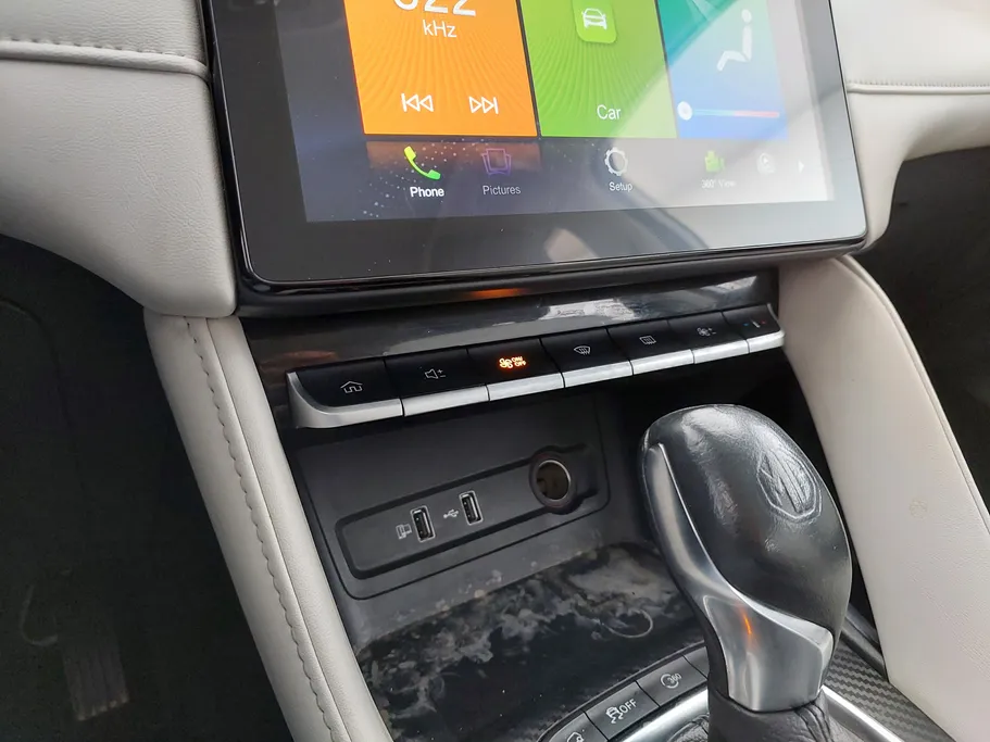 2023 MG ZS LUX 
