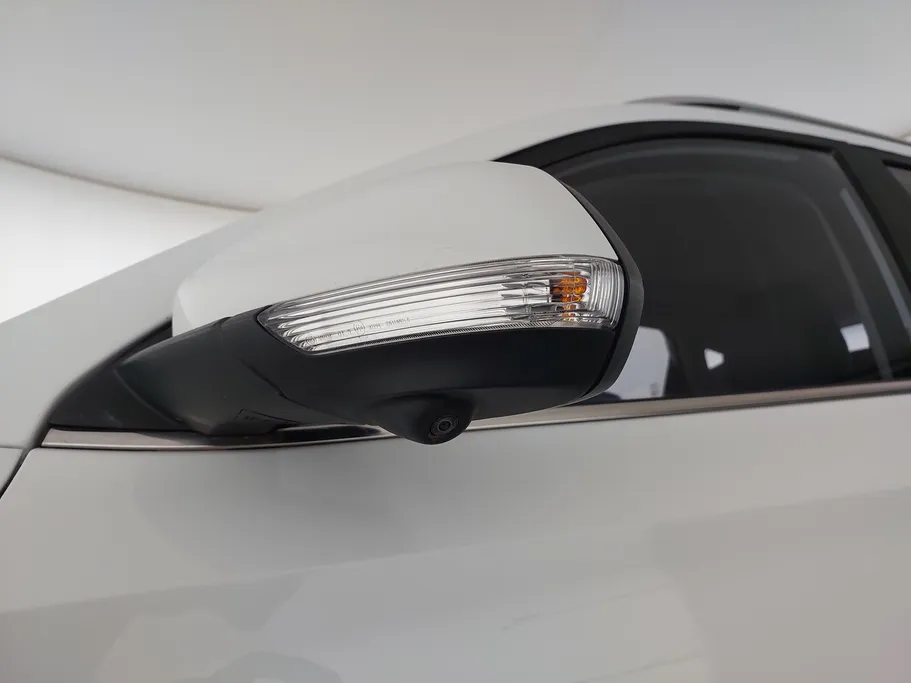 2023 MG ZS LUX 